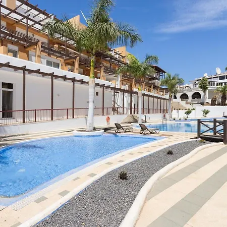 Home2book Bright Pool & Terrace, Amarilla Golf アパート