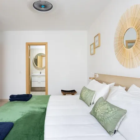 아파트 Home2book Bright Pool & Terrace, Amarilla Golf *