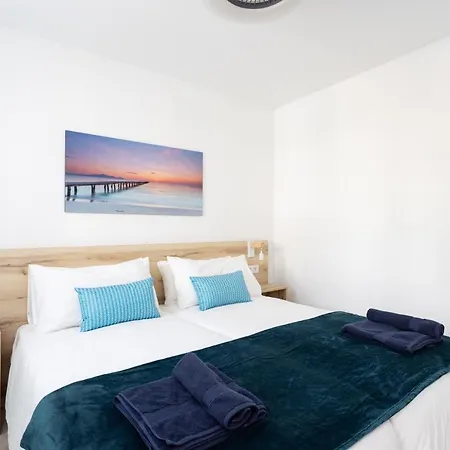 Home2book Bright Pool & Terrace, Amarilla Golf